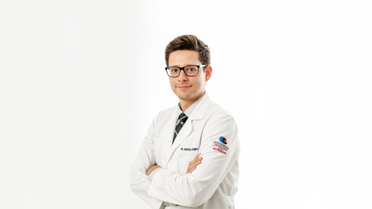 Dr. Andrés Gómez